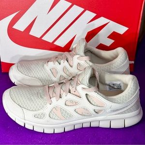 Nike Free Run 2 Ivory/Bone Women’s Running Shoes DM8915-001 Size 8.5 New In Box